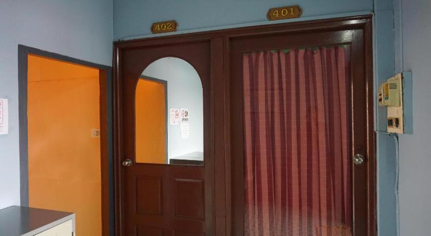 Oyo 730 Meedee Hostel Bangkok Ngoại thất bức ảnh